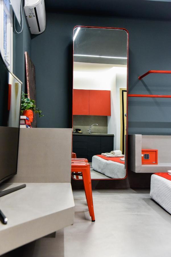 Central44 Yolo Casual Suite Athens Exterior photo