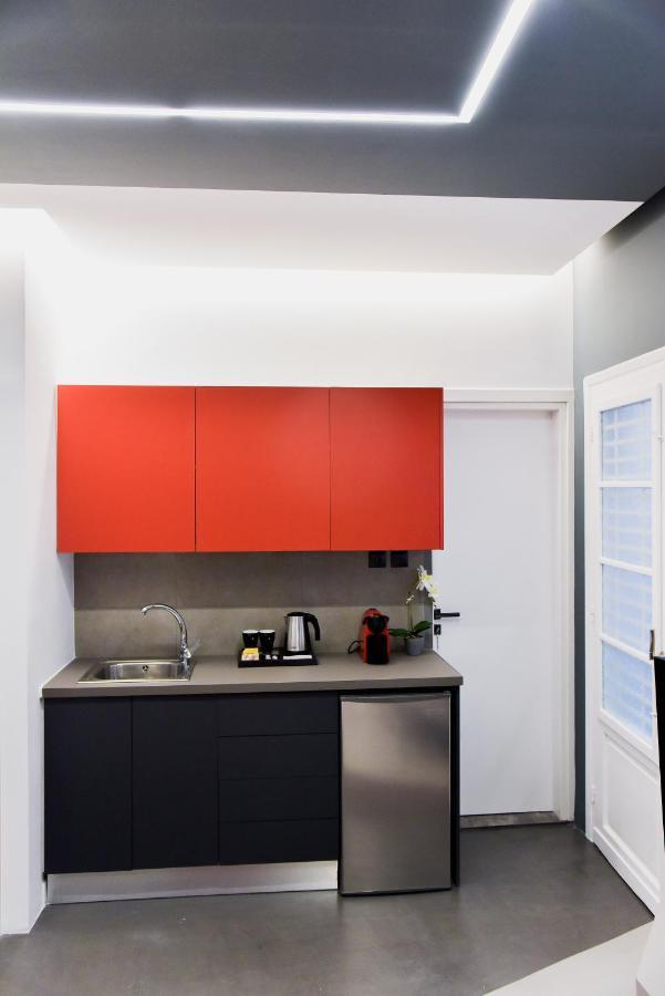 Central44 Yolo Casual Suite Athens Exterior photo